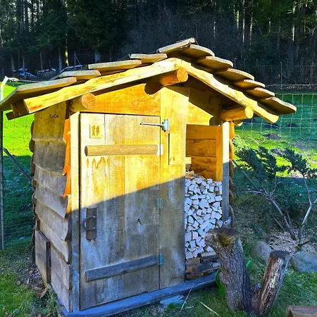 Сasa de vacaciones Idyllic Farm With Scenic Views And Concierge By Swisshut