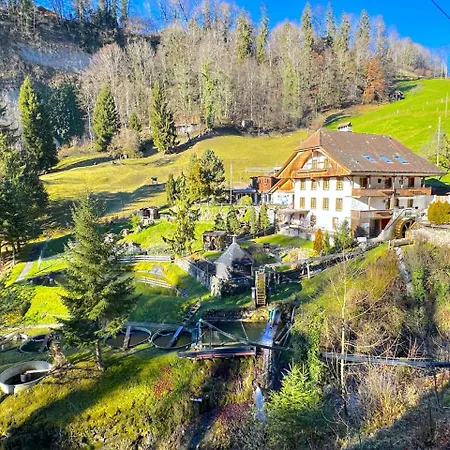 Idyllic Farm With Scenic Views And Concierge By Swisshut Casa de Férias